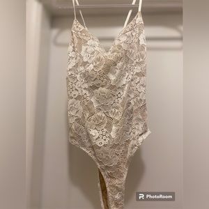 Lulus Medium Flirty Lace Up Bodysuit- Brand New ✨